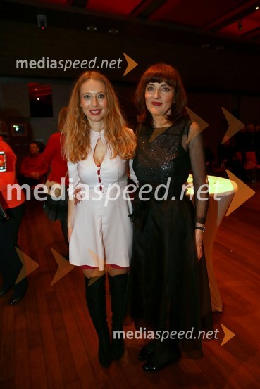  Savina Atai, nutricistka, pisateljica, mojstrica joge;  Sabina Obolnar, urednica revij Ona ter OnaplusOna 365 za leto 2015 je Maja Plaz