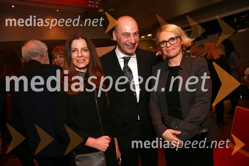  Katja Dolenc Batagelj, izvršna dirketorica trženja, Postojnska jama;  Marjan  Batagelj, predsednik upravnega odbora, Postojnska jama; dr. Anja Kopač Mrak, ministrica za delo, družino in enake možnostiOna 365 za leto 2015 je Maja Plaz