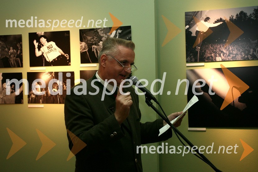 Peter Mlakar, filozofOdprtje fotografske razstave ob 30-letnici skupine Pankrti