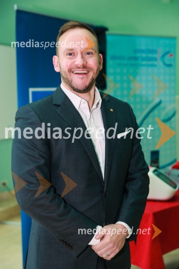  Gregor Kosi, generalni direktor Lidl SlovenijaDonacija genetskega analizatorja Pediatrični kliniki v Ljubljani