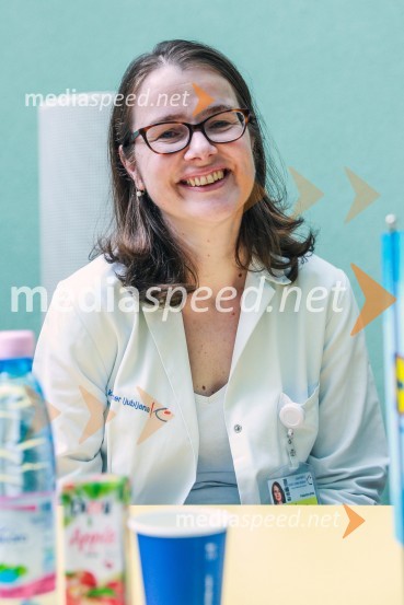 asist. dr.  Maruša Debeljak, Služba za specialno laboratorijsko diagnostiko Pediatrične klinike UKC Ljubljana Donacija genetskega analizatorja Pediatrični kliniki v Ljubljani