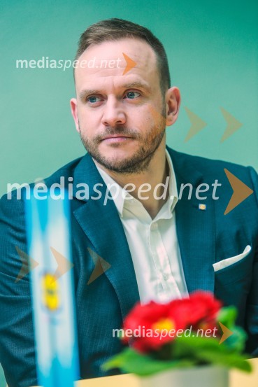  Gregor Kosi, generalni direktor Lidl SlovenijaDonacija genetskega analizatorja Pediatrični kliniki v Ljubljani