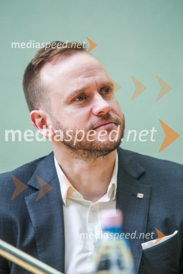  Gregor Kosi, generalni direktor Lidl SlovenijaDonacija genetskega analizatorja Pediatrični kliniki v Ljubljani