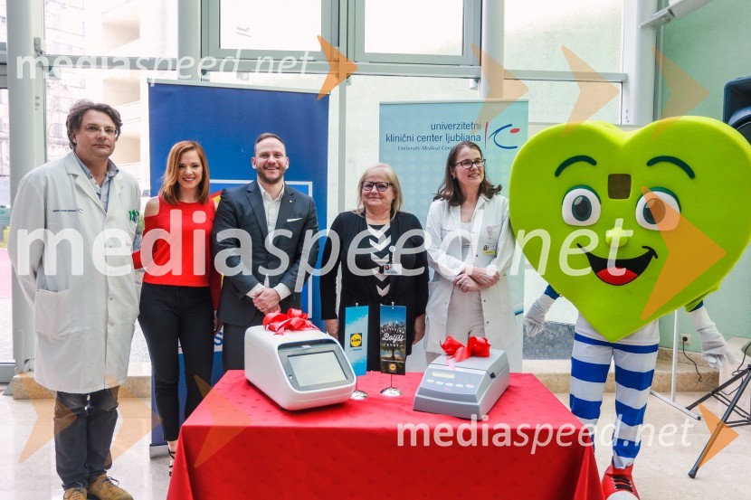 prof. dr.  Janez Jazbec,  dr. med., predstojnik Kliničnega oddelka za otroško hematologijo in onkologijo Pediatrične klinike UKC Ljubljana  ;  Nina Pušlar, pevka;  Gregor Kosi, generalni direktor Lidl Slovenija;  Biserka Marolt Meden, poslovna direktorica, Pediatrična klinika Ljubljana; asist. dr.  Maruša Debeljak, Služba za specialno laboratorijsko diagnostiko Pediatrične klinike UKC Ljubljana Donacija genetskega analizatorja Pediatrični kliniki v Ljubljani