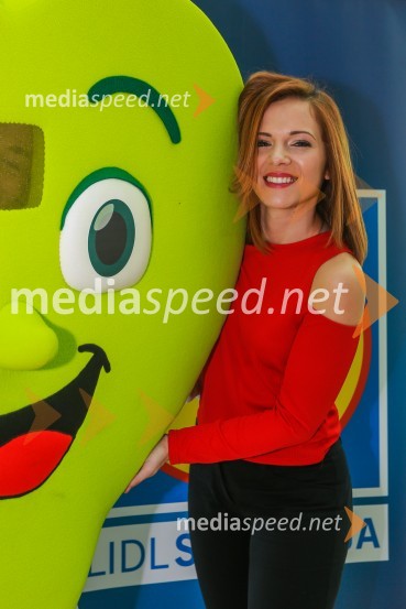  Nina Pušlar, pevkaDonacija genetskega analizatorja Pediatrični kliniki v Ljubljani