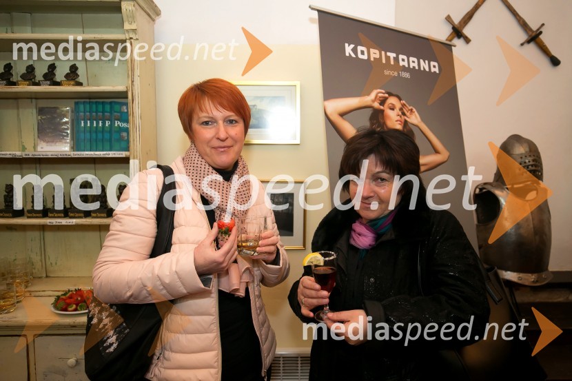  Anica Ocvirk, soproga župana Občine Sevnica;  Irena Groboljšek-Kavčič, direktorica lekarne Sevnica1. ženska salamiada v Sevnici na dan mučenikov razvajala dame