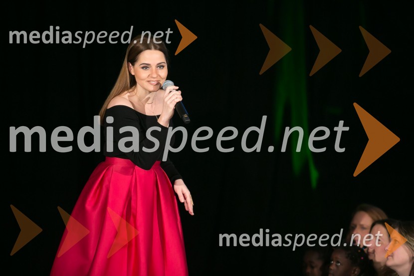  Katja Verderber - Katarina Mala, pevka1. ženska salamiada v Sevnici na dan mučenikov razvajala dame