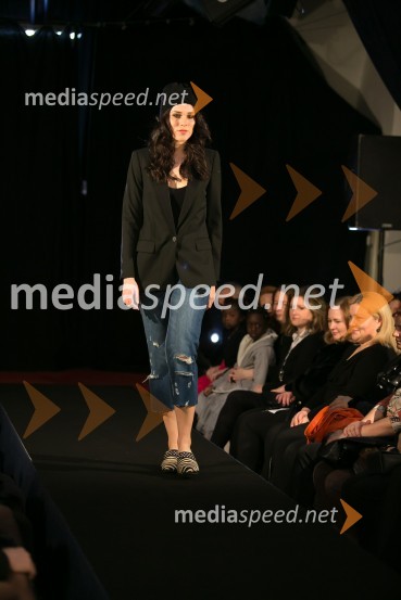  Eva Pakiž, manekenka1. ženska salamiada v Sevnici na dan mučenikov razvajala dame