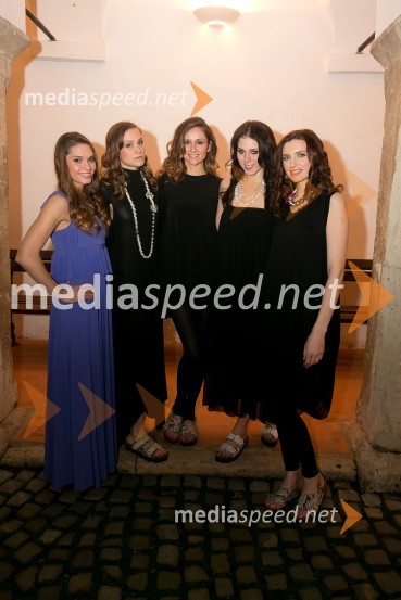  Nives Orešnik, Miss Slovenije 2012;  Tajda Senič, manekenka;  Stefania Bojić, manekenka, novinarka;  Eva Pakiž, manekenka;  Nataša Pinoza Grilc, Miss Universe Slovenije 20061. ženska salamiada v Sevnici na dan mučenikov razvajala dame