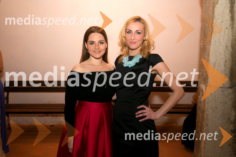  Katja Verderber - Katarina Mala, pevka;  Tanja  Žibert, voditeljica prireditve1. ženska salamiada v Sevnici na dan mučenikov razvajala dame