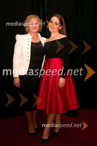  Jožica Podlogar, članica ocenjevalne komisije, vodja poslovne enote, Sodexo Sevnica;  Katja Verderber - Katarina Mala, pevka1. ženska salamiada v Sevnici na dan mučenikov razvajala dame