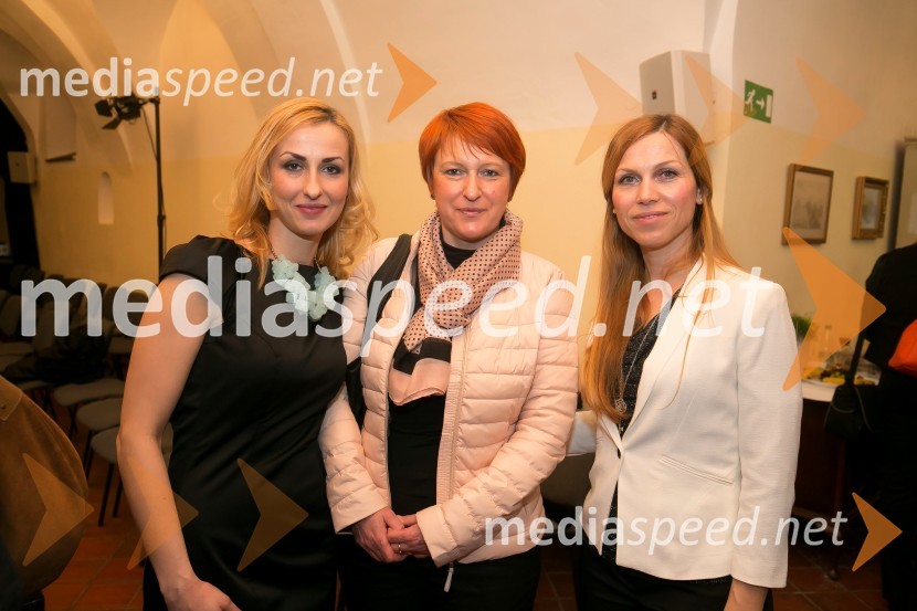  Tanja  Žibert, voditeljica prireditve;  Anica Ocvirk, soproga župana Občine Sevnica;  Mirjana  Jelančič, Ravnateljica OŠ Savo Kladnik Sevnica1. ženska salamiada v Sevnici na dan mučenikov razvajala dame