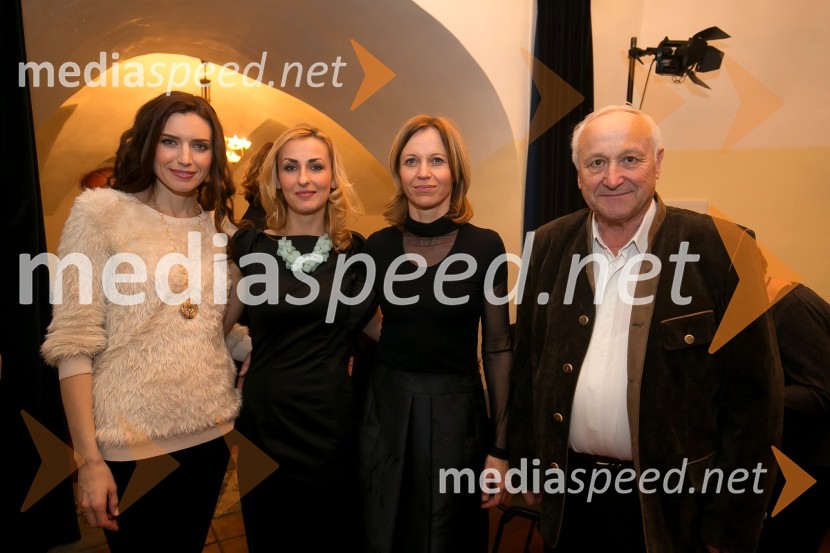  Nataša Pinoza Grilc, Miss Universe Slovenije 2006;  Tanja  Žibert, voditeljica prireditve;  Tatjana Šinkovec, marketing, Kopitarna Sevnica;  Jože Šinkovec, inženir gozdarstva1. ženska salamiada v Sevnici na dan mučenikov razvajala dame