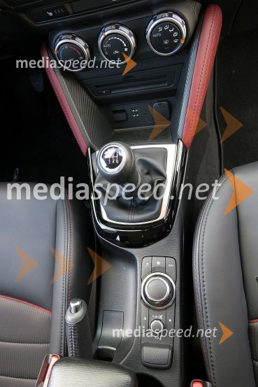 Mazda CX-3 G150 AWD Revolution, ročni menjalnik z natančnimi hodiMazda CX-3 G150 AWD Revolution, mediaspeed test