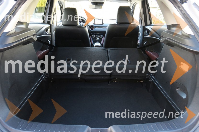 Mazda CX-3 G150 AWD Revolution, pri podiranju sedežev nastane prevelika stopnicaMazda CX-3 G150 AWD Revolution, mediaspeed test