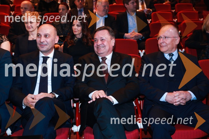  Marjan  Batagelj, predsednik upravnega odbora, Postojnska jama;  Zoran Janković, župan, Mestna občina Ljubljana;  ... 48. podelitev nagrad Gospodarske zbornice Slovenije