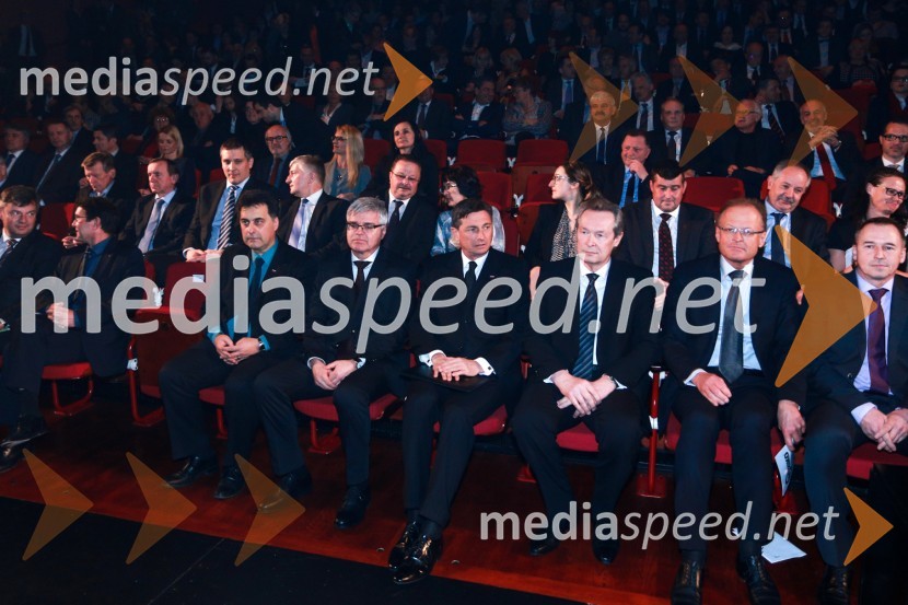  Mitja Bervar, predsednik Državnega sveta Republike Slovenije;  Stojan Petrič, predsednik sosveta Kolektor Group d.o.o.;  Borut Pahor, predsednik Republike Slovenije;  Samo Hribar Milič, generalni direktor GZS;  Janez  Škrabec, direktor Riko d.o.o., predsednik Slovensko-ruskega poslovnega sveta, predsednik Lions kluba Ljubljana Iliria48. podelitev nagrad Gospodarske zbornice Slovenije
