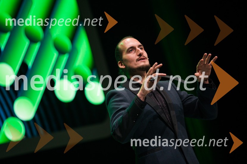  Vid  Valič, stand-up komik, voditelj48. podelitev nagrad Gospodarske zbornice Slovenije