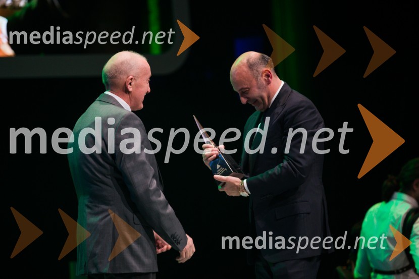  Stanislav  Pupis, računovodja;  Marjan  Batagelj, predsednik upravnega odbora, Postojnska jama48. podelitev nagrad Gospodarske zbornice Slovenije