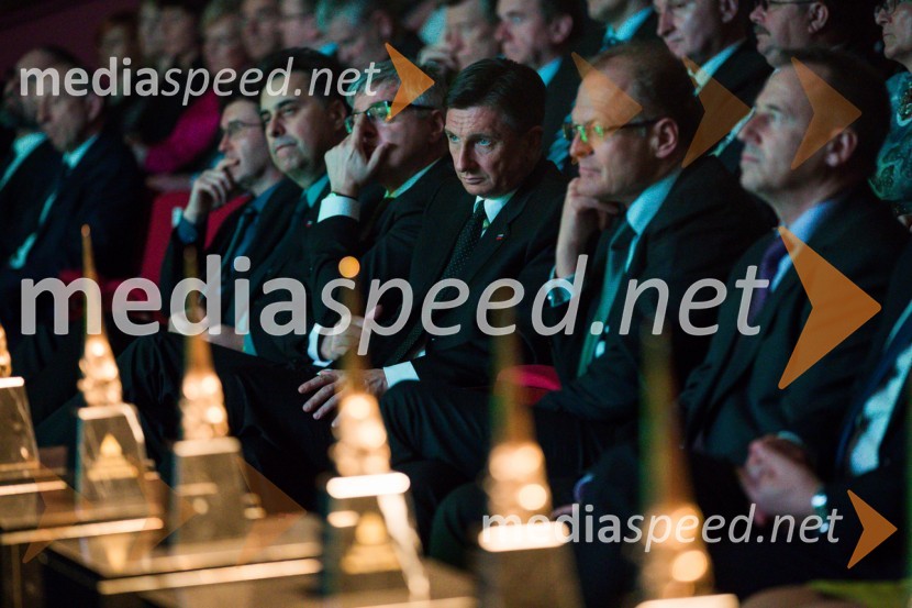  Mitja Bervar, predsednik Državnega sveta Republike Slovenije;  Samo Hribar Milič, generalni direktor GZS;  Borut Pahor, predsednik Republike Slovenije;  Janez  Škrabec, direktor Riko d.o.o., predsednik Slovensko-ruskega poslovnega sveta, predsednik Lions kluba Ljubljana Iliria48. podelitev nagrad Gospodarske zbornice Slovenije
