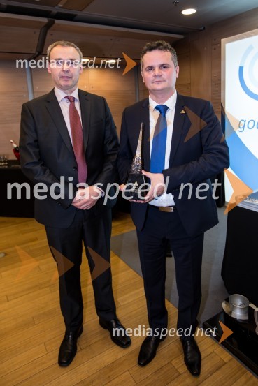  Borut  Triplat, OMCO Feniks Slovenija;  Alen  Šinko, KOVIS proizvodna družba48. podelitev nagrad Gospodarske zbornice Slovenije