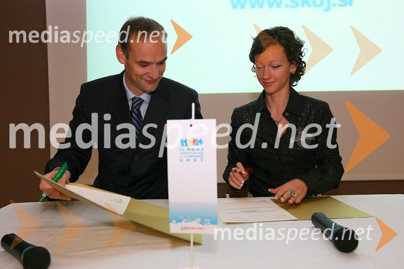 Sandi Salkič, vodja službe za odnose z javnostmi pri Petrolu in podpredsednik PRSS (Slovensko društvo za odnose z javnostmi) in Saša Mrak, Dnevnik11.SKOJ (Slovenska konferenca o odnosih z javnostmi) 2007, 2.dan