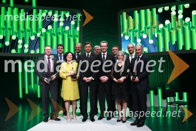  Borut  Triplat, OMCO Feniks Slovenija;  Andrej  Poklič, GKN Driveline Slovenija;  Sonja  Šinigoj, direktorica SAOP d.o.o.;  Janez  Škrabec, direktor Riko d.o.o., predsednik Slovensko-ruskega poslovnega sveta, predsednik Lions kluba Ljubljana Iliria;  Borut Pahor, predsednik Republike Slovenije;  Samo Hribar Milič, predsednik in generalni direktor GZS;  Marjan  Mačkošek, predsednik GZS;  Alen  Šinko, KOVIS proizvodna družba; dr. Jožica Rejec, direktorica Domel d.o.o., Železniki;  Miran  Rauter, HERMI;  Marjan  Batagelj, predsednik upravnega odbora, Postojnska jama48. podelitev nagrad Gospodarske zbornice Slovenije