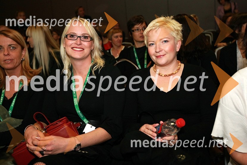 Mojca Petek, DesignStudio in Petra Slanič, služba za odnose z javnostmi Zavarovalnice Maribor in članica organizacijskega odbora 11. SKOJ-a11.SKOJ (Slovenska konferenca o odnosih z javnostmi) 2007, 2.dan