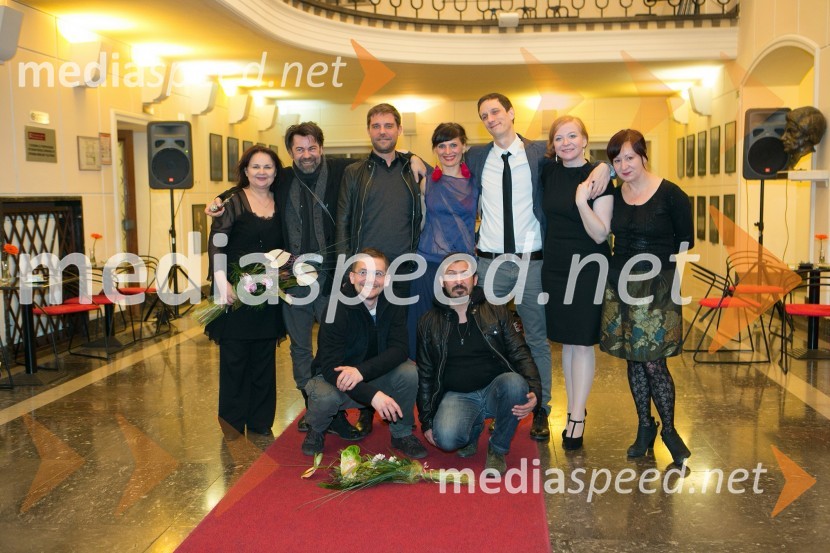  ... ;  Sandy Lopičić, režiser;  ... ;  ... ;  ... ;  ... ;  Jurij Drevenšek, igralec;  Mateja Pucko, igralka;  Diana Koloini, umetniška direktorica, Drama SNG MariborDnevi komedije 2016, zaključek festivala