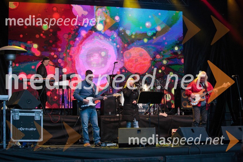  Aleš Lavrič, skupina Nočni skok;  ... ;  Nataša Koblar, skupina Nočni skok;  Bruno Viler, skupina Nočni skok;  Egon Godina, skupina Nočni skokOpen Air Planica 2016