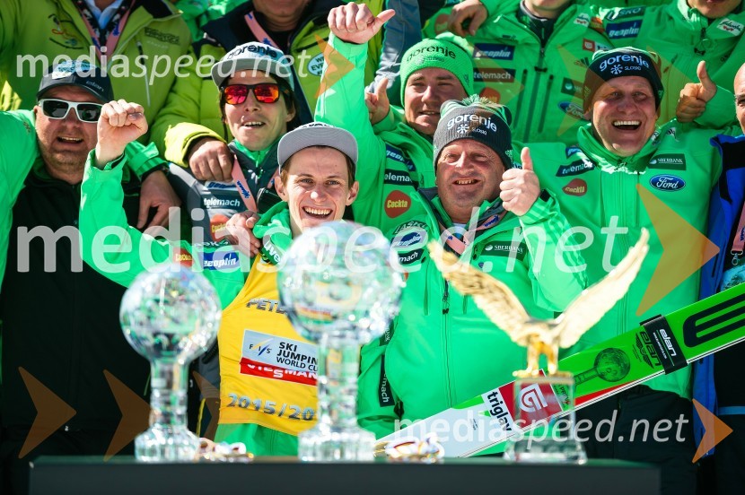  ... ;  ... ;  Peter  Prevc, smučarski skakalec;  Nejc Frank, pomočnik trenerja slovenske skakalne reprezentance;  Jani Grilc, trener;  Goran  Janus, trener reprezentance slovenskih smučarskih skakalcevPlanica 2016, nedelja, posamična tekma