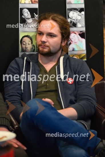  Stane Tomazin, igralecButnskala, novinarska konferenca pred premiero predstave