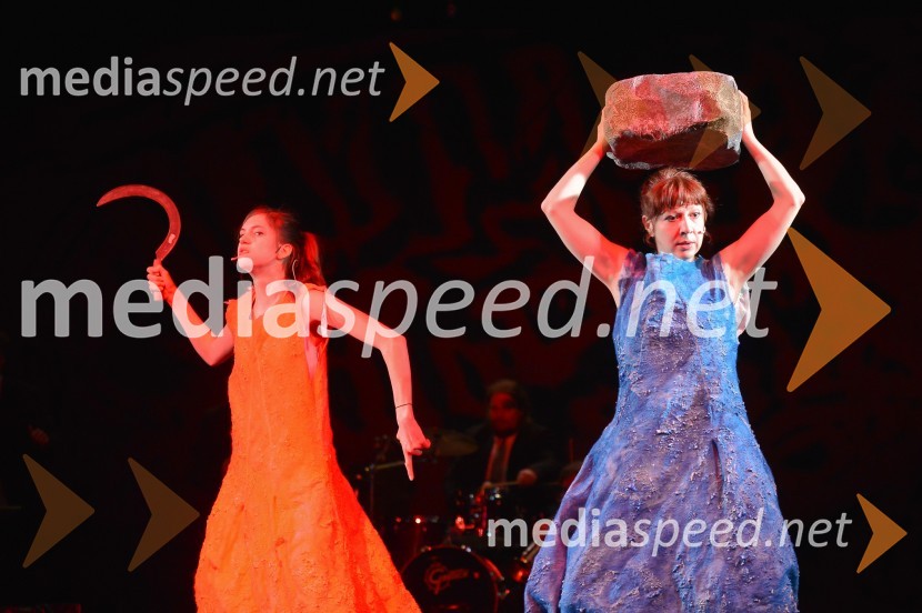  Anja Novak, igralka;  Maruša Oblak, igralkaButnskala, novinarska konferenca pred premiero predstave