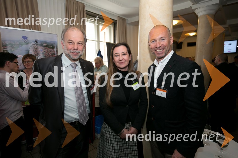  Miha Ješe, župan, Občina Škofja Loka;  Špela Justin, Občina Škofja Loka;  Miran Stanovnik, motorist, župan Občine Log - Dragomer Zlati kamen 2016, podelitev priznanj