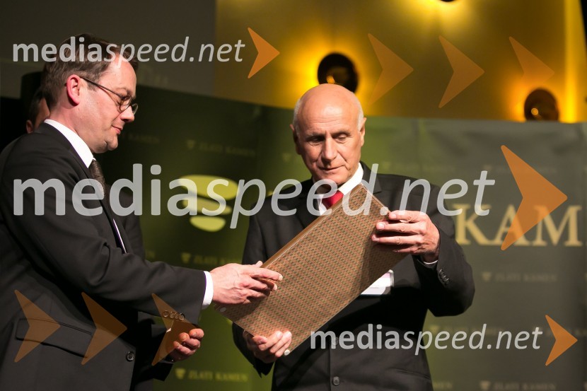 mag. Klemen Potisek, državni sekretar, Ministrstvo za infrastrukturo ;  Franc Mužič, župan, Občina BrdaZlati kamen 2016, podelitev priznanj