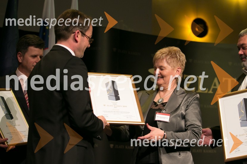 mag. Klemen Potisek, državni sekretar, Ministrstvo za infrastrukturo ;  Mojca Čemas Stjepanovič, županja občine ČrnomljeZlati kamen 2016, podelitev priznanj