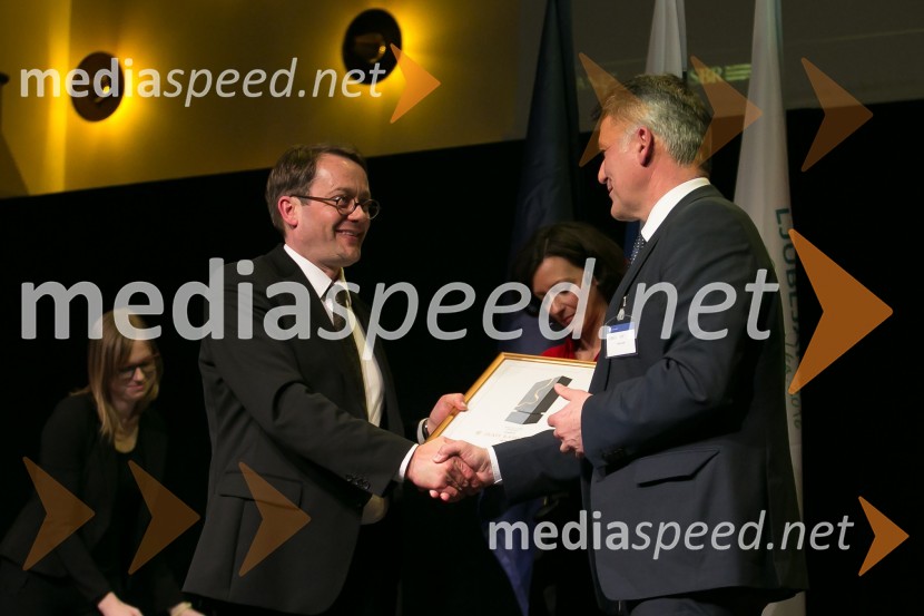 mag. Klemen Potisek, državni sekretar, Ministrstvo za infrastrukturo ;  Janko Kos, župan občine ŽalecZlati kamen 2016, podelitev priznanj