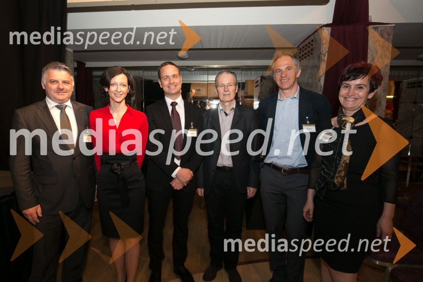  Rupert Gole, župan, Občina Šentrupert;  Saša Mrak, Planet GV, vodja programskega odbora Zlati kamen;  Peter  Ribarič, izvršni direktor Planet GV;  ... ; mag.  Robert  Mulej, glavni urednik projekta Zlati kamen, SBR d.o.o.; dr. Danijela  Brečko, Planet GV, prokuristkaZlati kamen 2016, podelitev priznanj