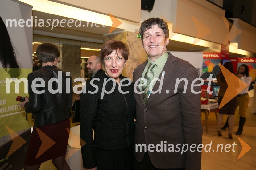  Viktorija  Potočnik, direktorica Pionirskega doma; mag. Borut Sajovic, župan občine TržičZlati kamen 2016, podelitev priznanj