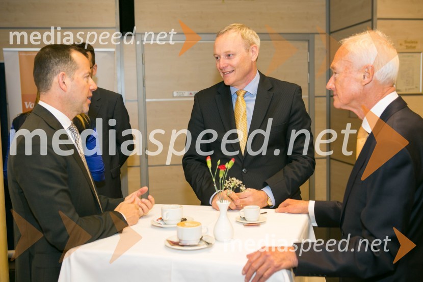  Enzo Smrekar, višji izvršni direktor in član uprave Droga Kolinska d.d., predsednik Smučarske zveze Slovenije;  Matej Potokar, generalni direktor Microsoftove enote za storitve v Srednji in Vzhodni Evropi;  Janez  Pergar, prokurist NP ConsultingAmCham Poslovni zajtrk in AmCham Fokus: korporativno upravljanje državnih in zasebnih družb