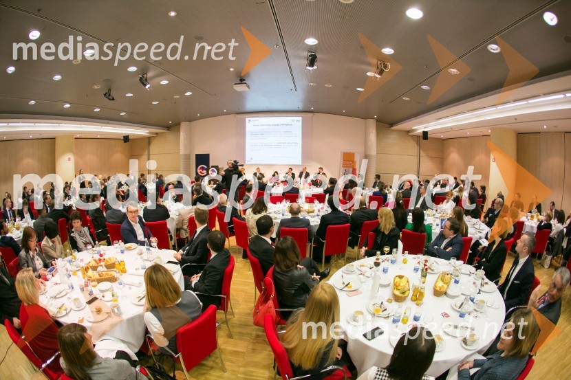 AmCham Poslovni zajtrkAmCham Poslovni zajtrk in AmCham Fokus: korporativno upravljanje državnih in zasebnih družb