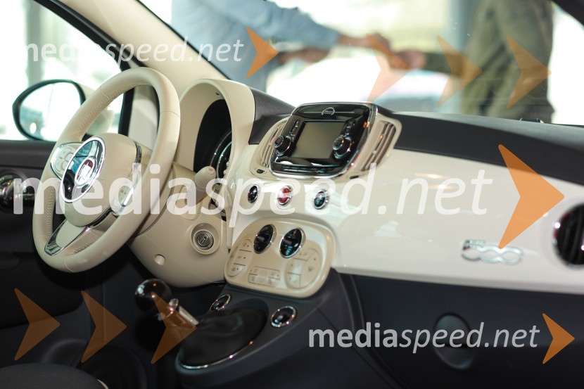&nbsp;Fiat 500 1.2 8V Lunge, notranjostFiat 500 1.2 8V Lunge, mediaspeed test