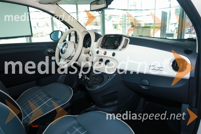 &nbsp;Fiat 500 1.2 8V Lunge, notranjostFiat 500 1.2 8V Lunge, mediaspeed test