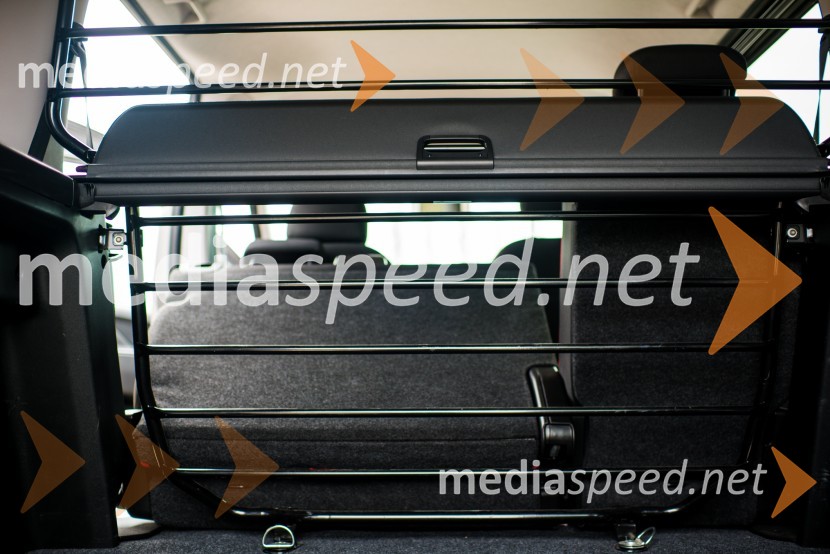 Fiat Doblo Cargo 2.0 Multijet 16v Combi Maxi SX, rešetka preprečuje prevoz daljših predmetovFiat Doblo Cargo 2.0 Multijet 16v Combi Maxi SX, mediaspeed test