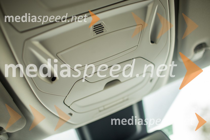 Ford Grand C-Max Titanium 1.5 EcoBoost, predalčkiv stropuFord Grand C-Max 1.5 EcoBoost Titanium , mediaspeed test