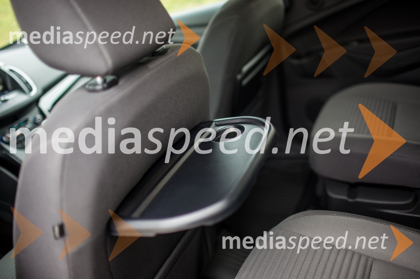 Ford Grand C-Max Titanium 1.5 EcoBoost, dvižna mizica za drugo vrstoFord Grand C-Max 1.5 EcoBoost Titanium , mediaspeed test