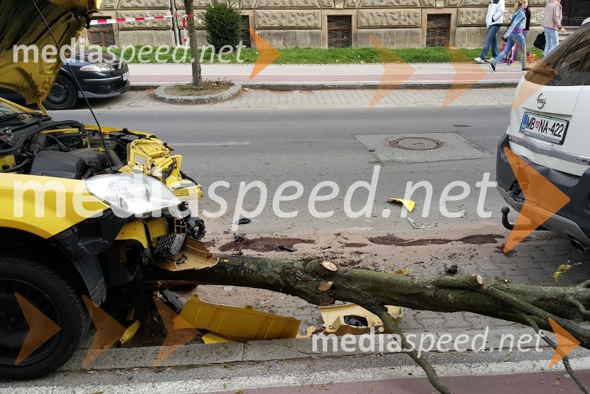 Prometna nesreča, križišče Maistrove ulice ter Ulice heroja StanetaPrometna nesreča v Mariboru