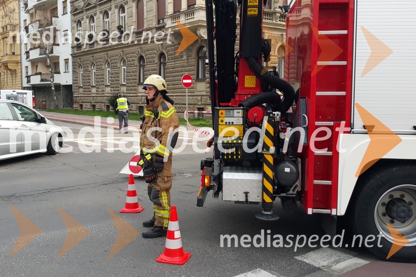 Prometna nesreča, križišče Maistrove ulice ter Ulice heroja StanetaPrometna nesreča v Mariboru