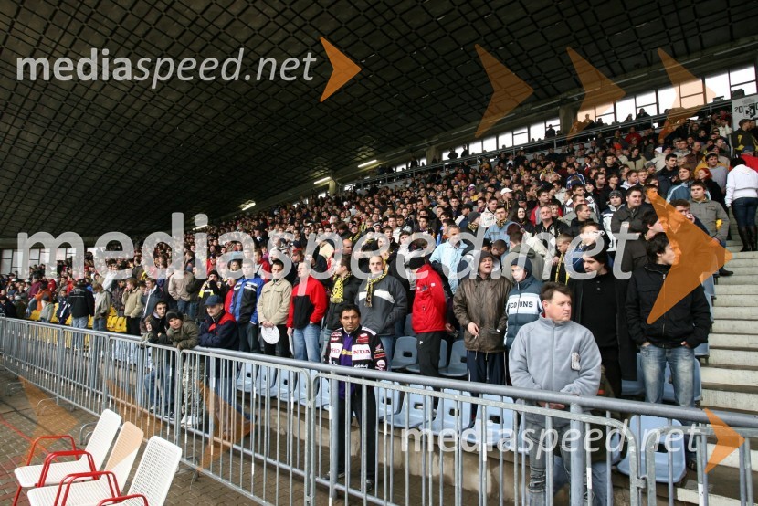 NavijačiNogometna tekma, Slovenski pokal, NK Maribor proti NK Olimpija