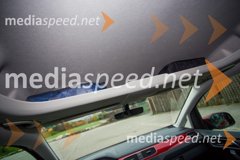 Volkswagen Caddy 2.0 TDI Trendline, odlagalna polica nad voznikomVolkswagen Caddy 2.0 TDI Trendline, mediaspeed test